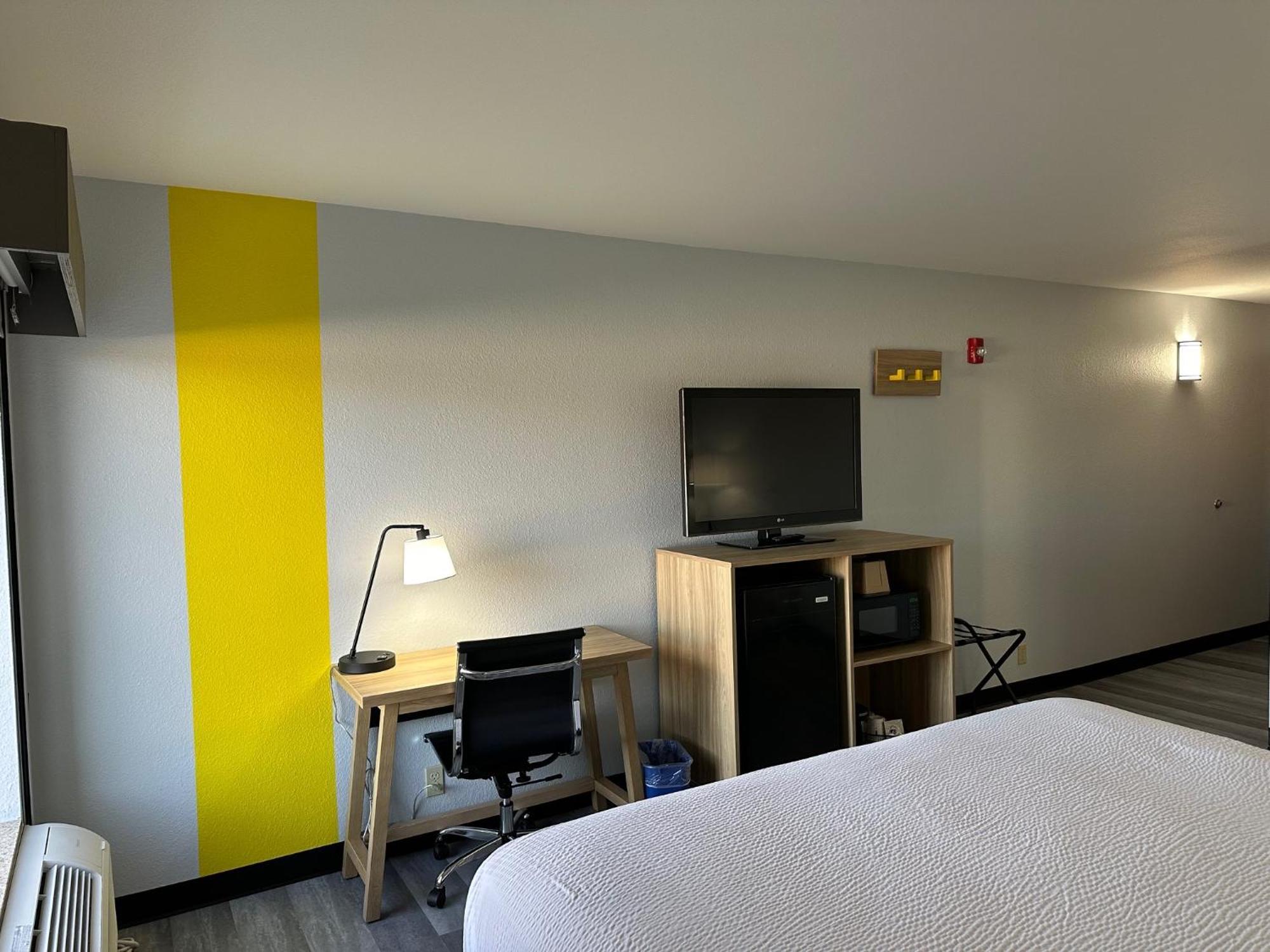 Super 8 By Wyndham Alexandria La 호텔 외부 사진