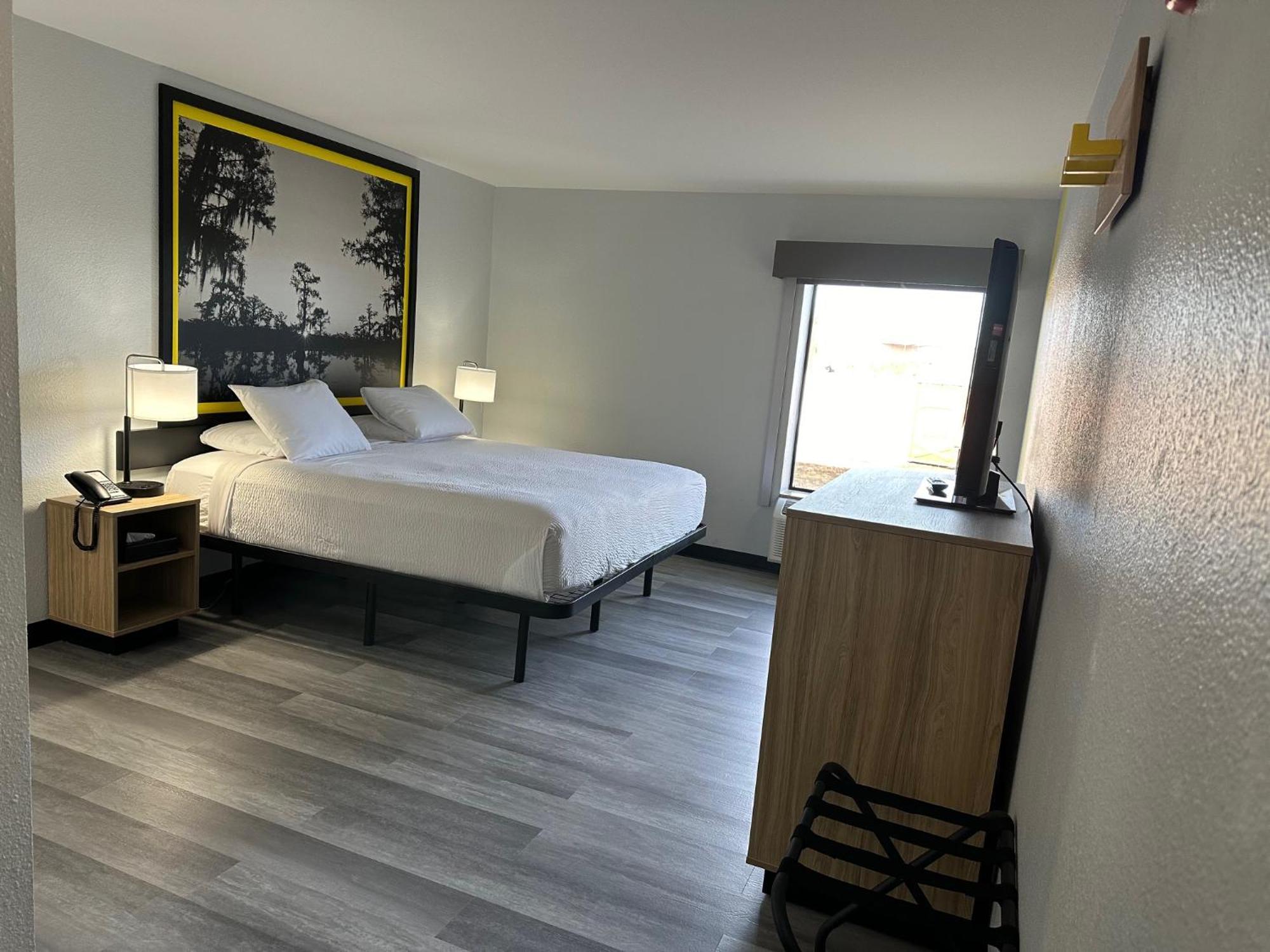 Super 8 By Wyndham Alexandria La 호텔 외부 사진