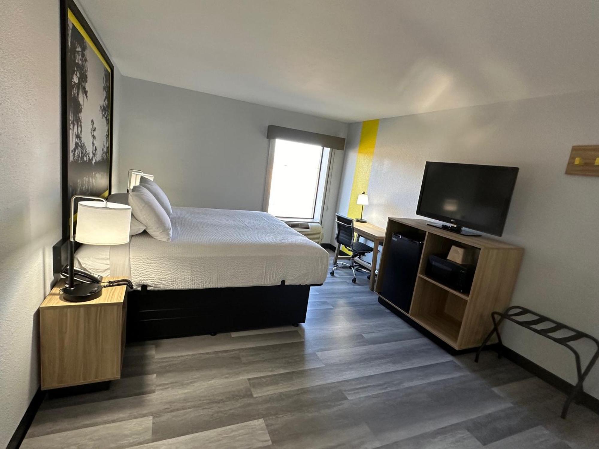 Super 8 By Wyndham Alexandria La 호텔 외부 사진