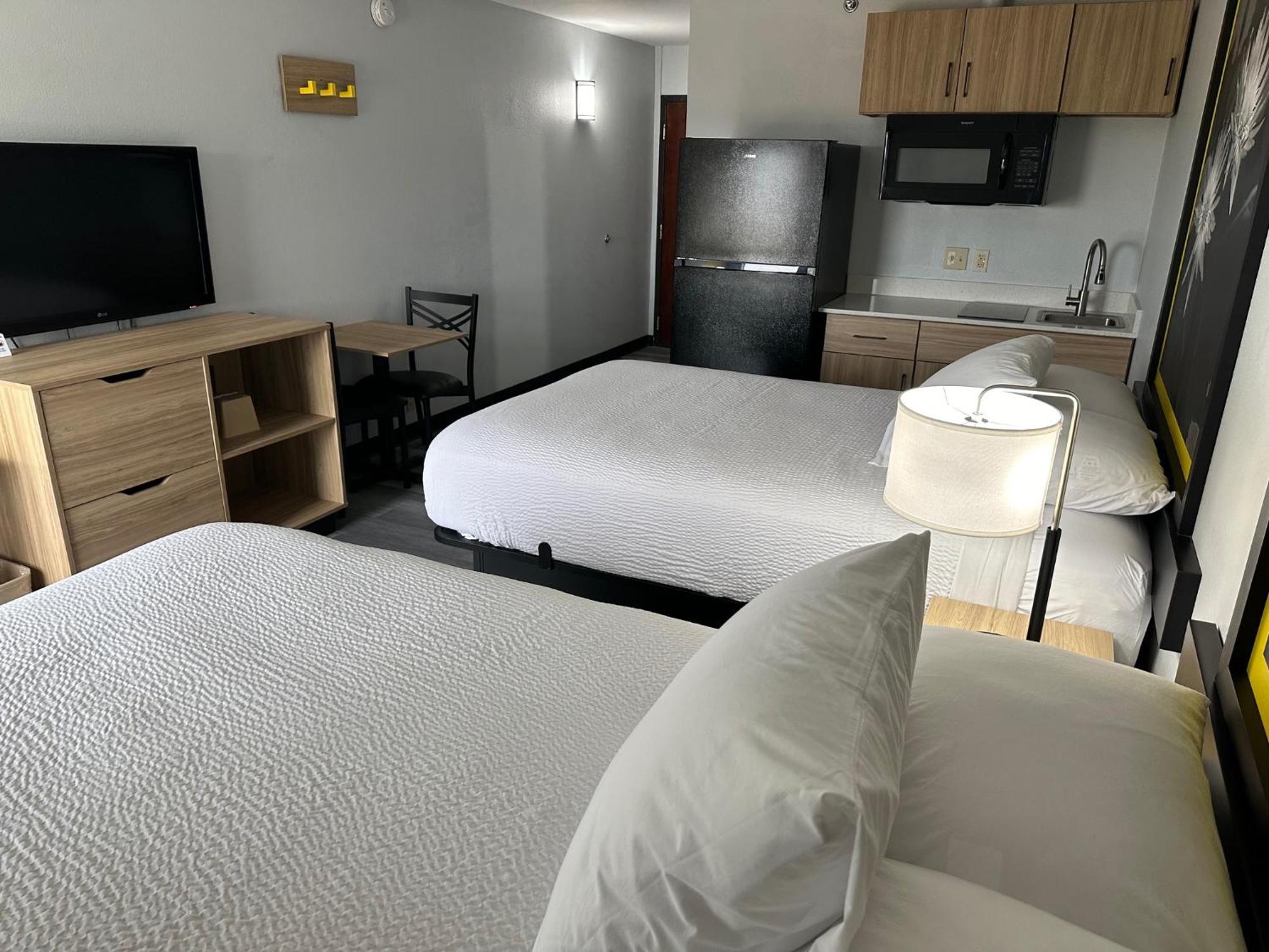 Super 8 By Wyndham Alexandria La 호텔 외부 사진