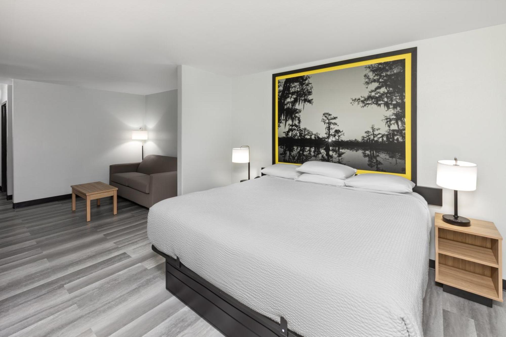 Super 8 By Wyndham Alexandria La 호텔 외부 사진